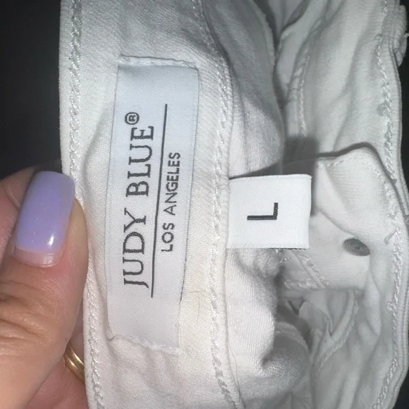 Judy blue women’s high-rise white distressed shorts size large cut off stretch - Picture 6 of 6